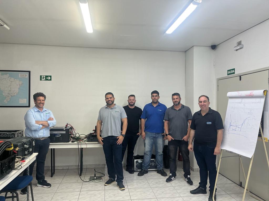 Treinamento de Trax( equipamento multifuncional para ensaios de subestação) em nossa sede para empresa CYMI